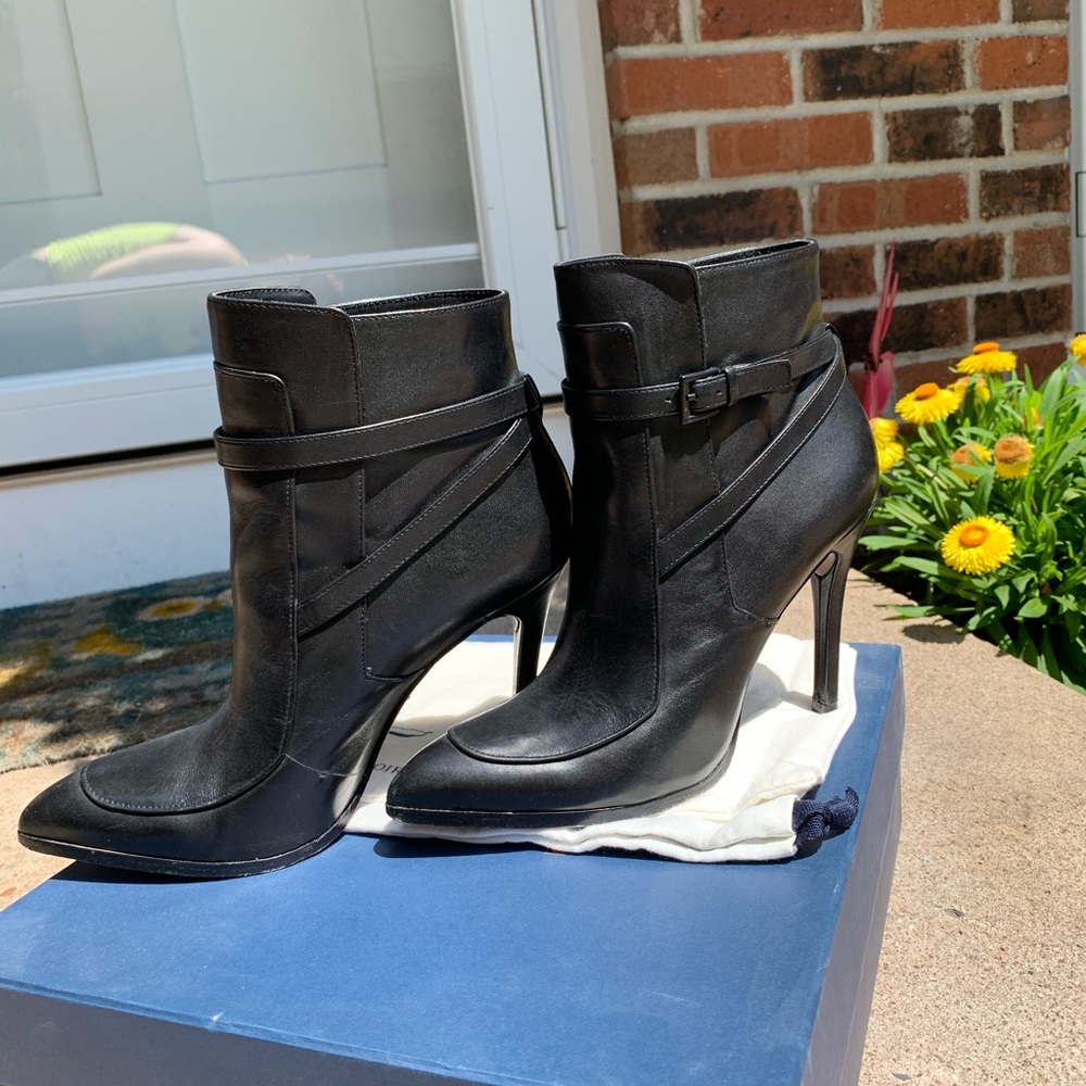 Pour la Victoire leather booties